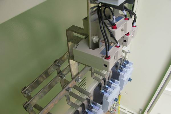 建邺配电柜-应急照明配电柜使用对工作人员的具